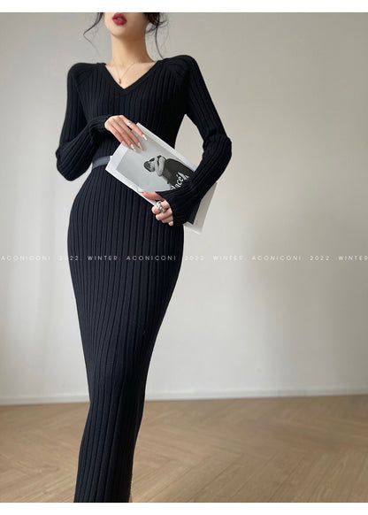Aconiconi｜ Turtleneck and V-neck Knitted Long Slim Fit Dress