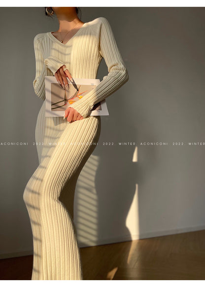 Aconiconi｜ Turtleneck and V-neck Knitted Long Slim Fit Dress