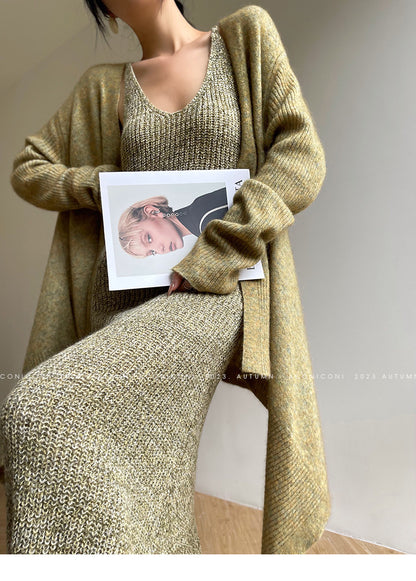 Aconiconi｜Late autumn evening wool knitted suspender dress & cardigan